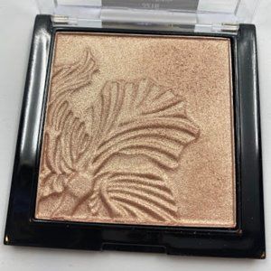Wet n wild Megaglo Highlighting Powder